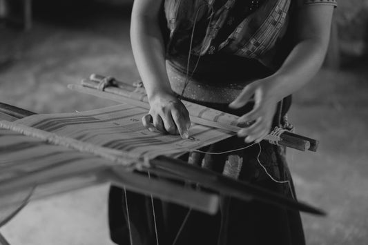 Voyage dans le Village des Artisans du Métier à Tisser de MAHOLA