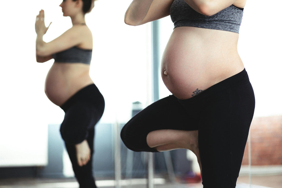 Les postures de yoga adaptées aux femmes enceintes