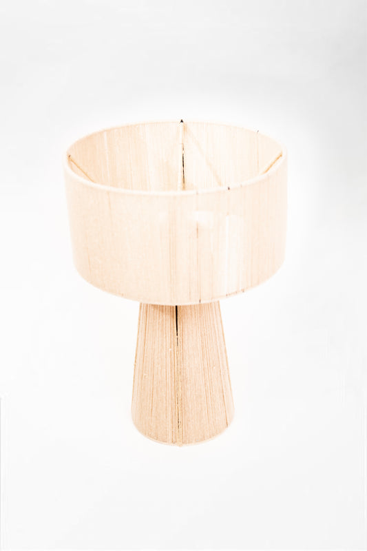 Lampe décorative Mahola en matière naturelle, idéale pour ambiance zen