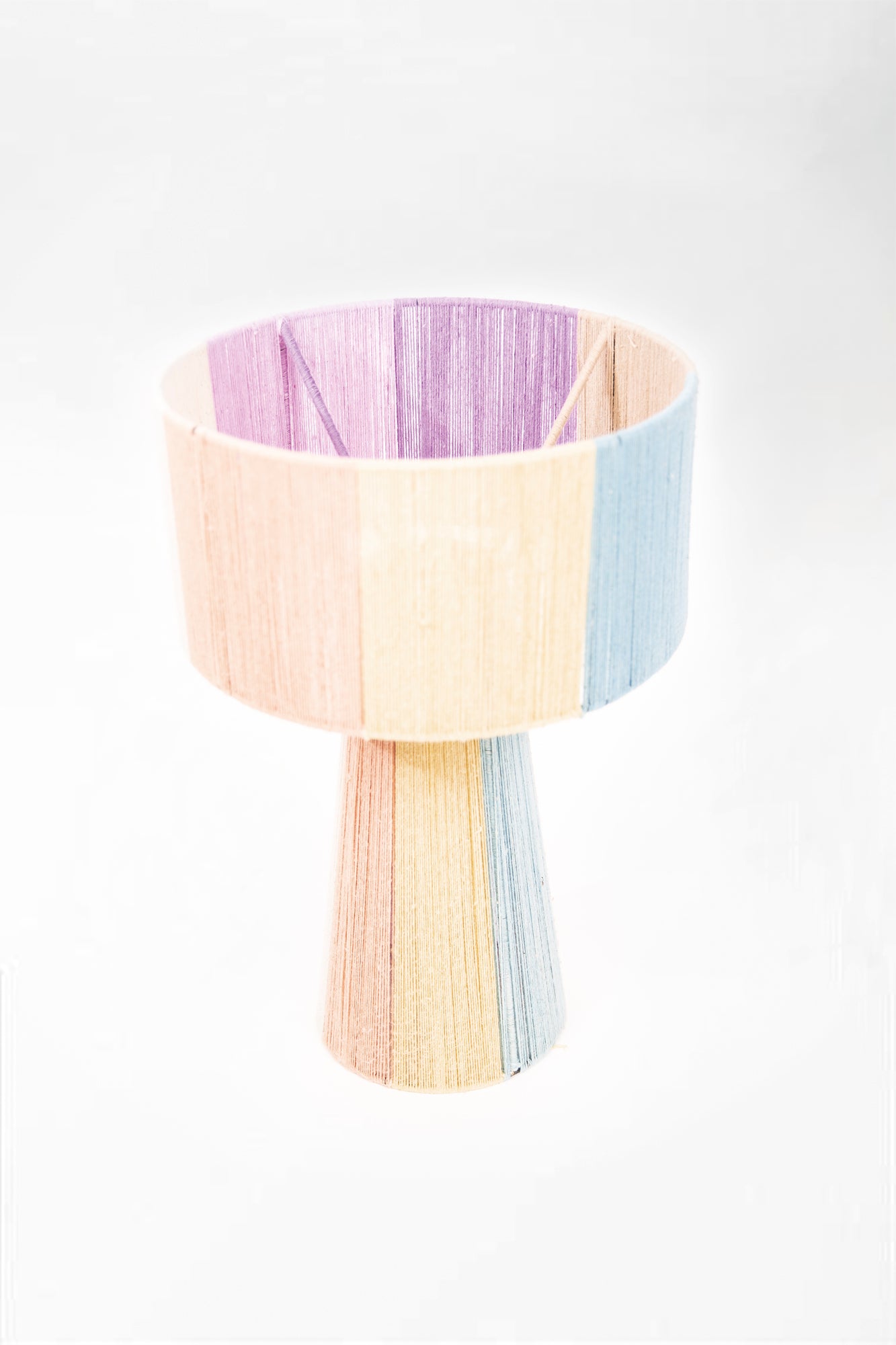 Lampe chakras, coloré et lumière chaleureuse pour méditation et énergie positive